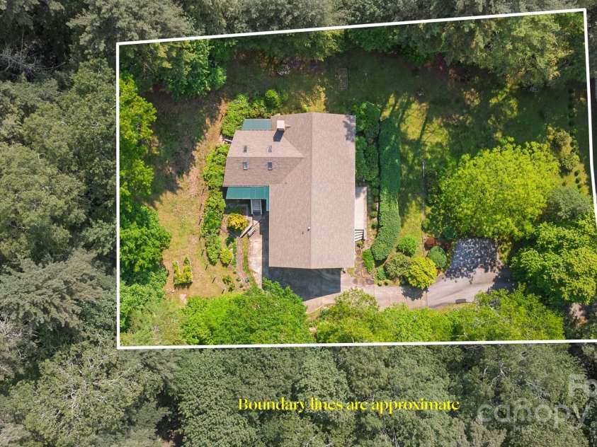 54 Deer Run, Highlands, NC 28741.  MLS# CAR4279224, YatesRealty ID 30022. 