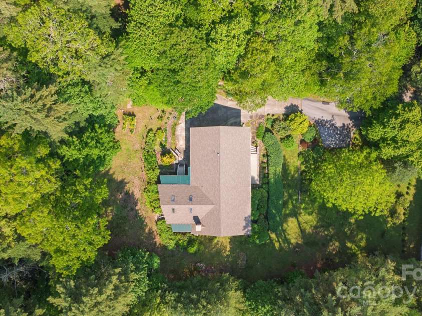 54 Deer Run, Highlands, NC 28741.  MLS# CAR4279224, YatesRealty ID 30022. 