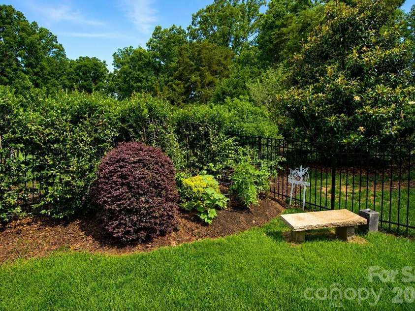 448 Flat Rock Drive, Denver, NC 28037.  MLS# CAR4381325, YatesRealty ID 30023. 