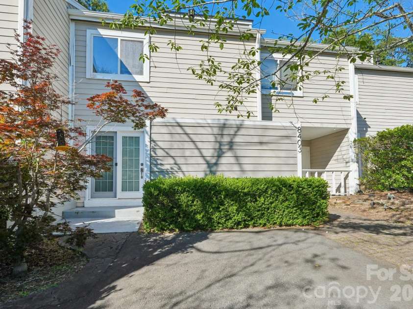 8403 Cricket Lake Drive, Charlotte, NC 28277.  MLS# CAR4388529, YatesRealty ID 30024. 