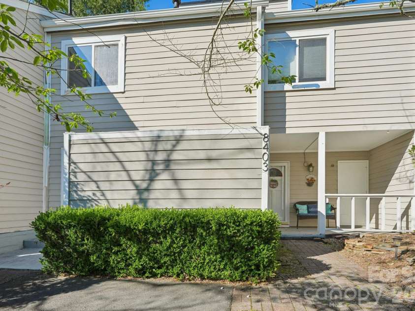 8403 Cricket Lake Drive, Charlotte, NC 28277.  MLS# CAR4388529, YatesRealty ID 30024. 