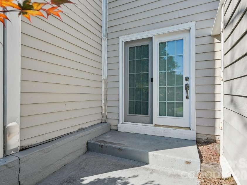 8403 Cricket Lake Drive, Charlotte, NC 28277.  MLS# CAR4388529, YatesRealty ID 30024. 