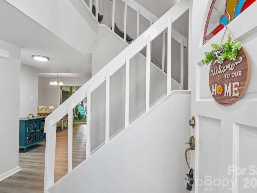 8403 Cricket Lake Drive, Charlotte, NC 28277.  MLS# CAR4388529, YatesRealty ID 30024. 