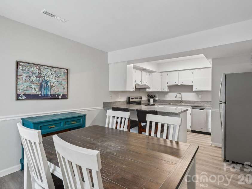 8403 Cricket Lake Drive, Charlotte, NC 28277.  MLS# CAR4388529, YatesRealty ID 30024. 