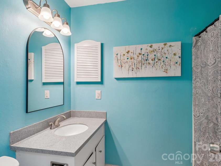 8403 Cricket Lake Drive, Charlotte, NC 28277.  MLS# CAR4388529, YatesRealty ID 30024. 