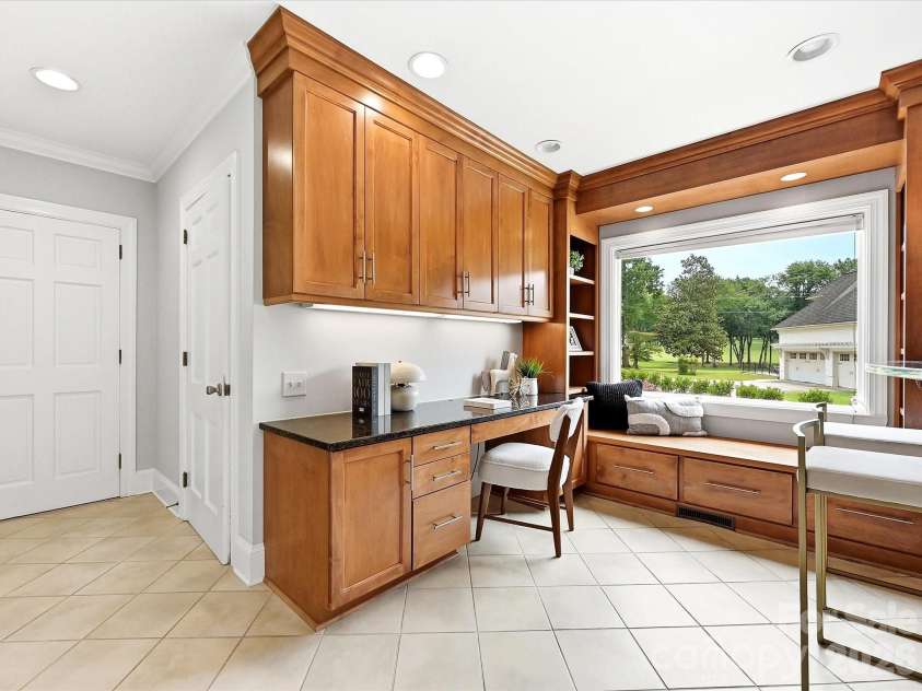 3921 River Ridge Road, Charlotte, NC 28226.  MLS# CAR4391143, YatesRealty ID 30025. 