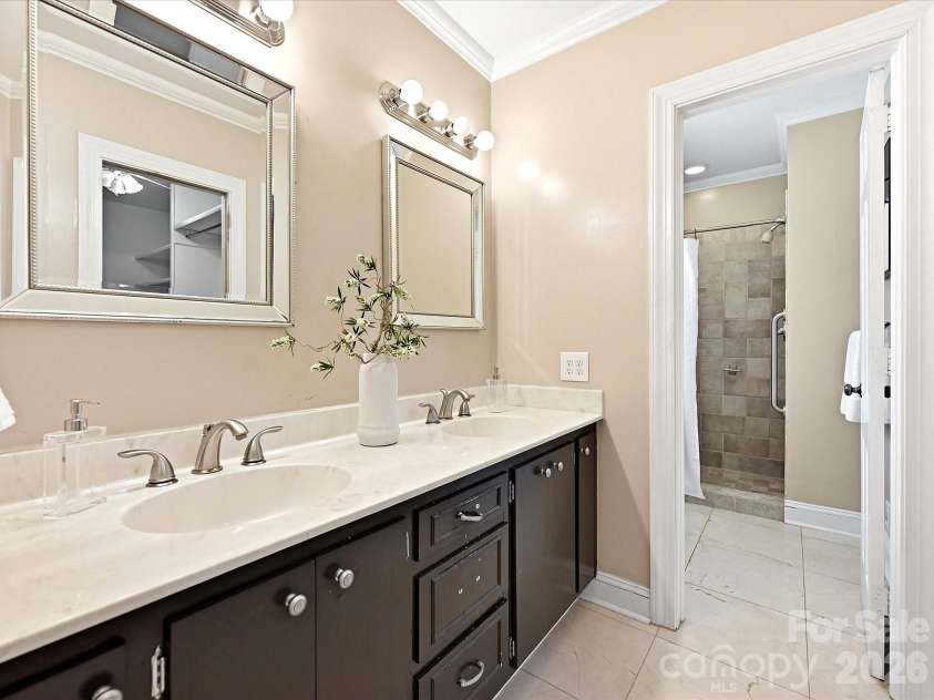 3921 River Ridge Road, Charlotte, NC 28226.  MLS# CAR4391143, YatesRealty ID 30025. 