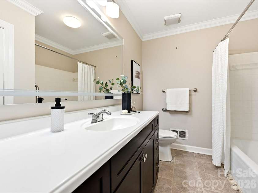 3921 River Ridge Road, Charlotte, NC 28226.  MLS# CAR4391143, YatesRealty ID 30025. 