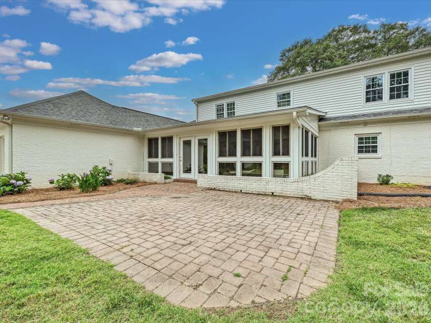 3921 River Ridge Road, Charlotte, NC 28226.  MLS# CAR4391143, YatesRealty ID 30025. 