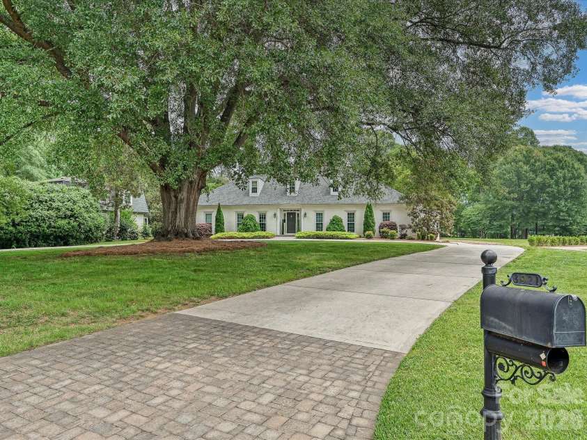 3921 River Ridge Road, Charlotte, NC 28226.  MLS# CAR4391143, YatesRealty ID 30025. 