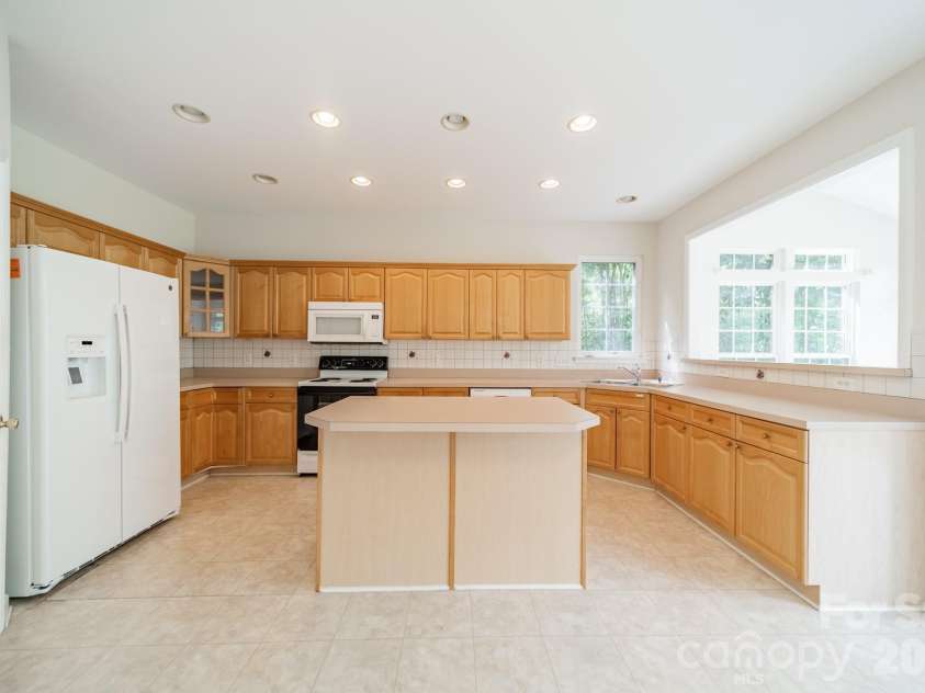 10805 Wilklee Drive, Charlotte, NC 28277.  MLS# CAR4392658, YatesRealty ID 30026. 