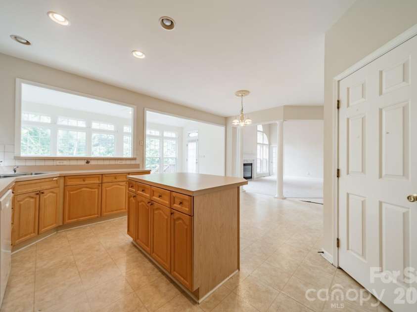 10805 Wilklee Drive, Charlotte, NC 28277.  MLS# CAR4392658, YatesRealty ID 30026. 