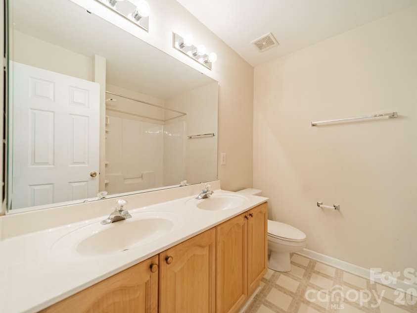 10805 Wilklee Drive, Charlotte, NC 28277.  MLS# CAR4392658, YatesRealty ID 30026. 