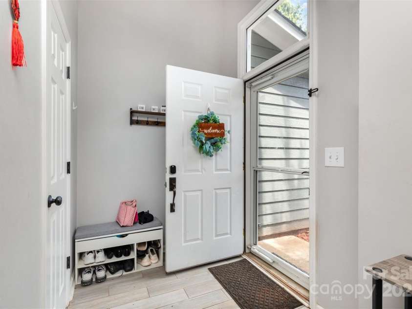 9101 Merlot Lane, Charlotte, NC 28269.  MLS# CAR4288767, YatesRealty ID 30026. 