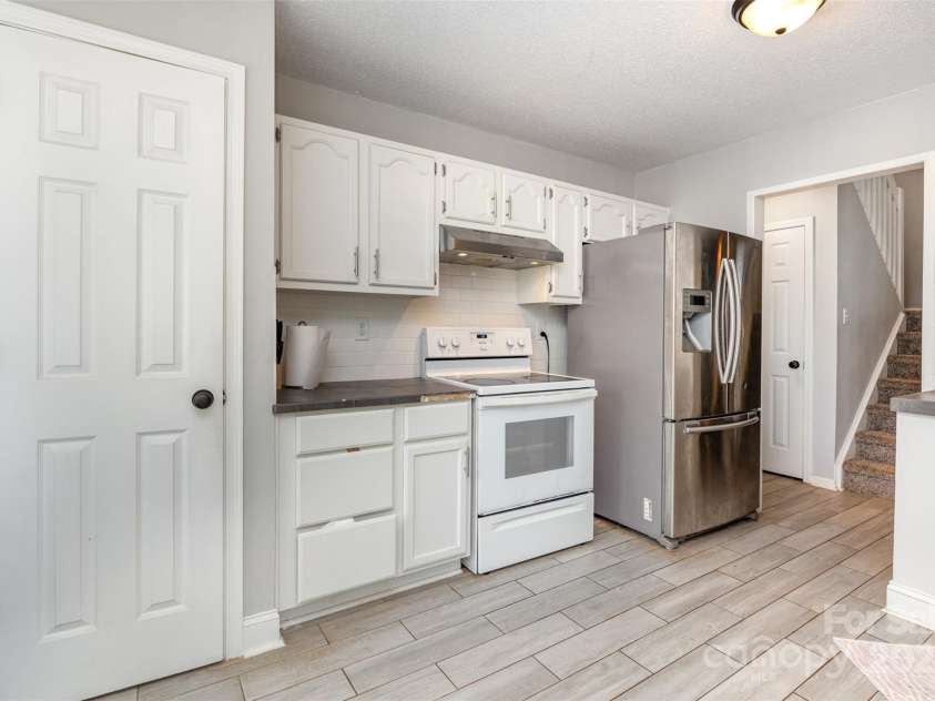 9101 Merlot Lane, Charlotte, NC 28269.  MLS# CAR4288767, YatesRealty ID 30026. 