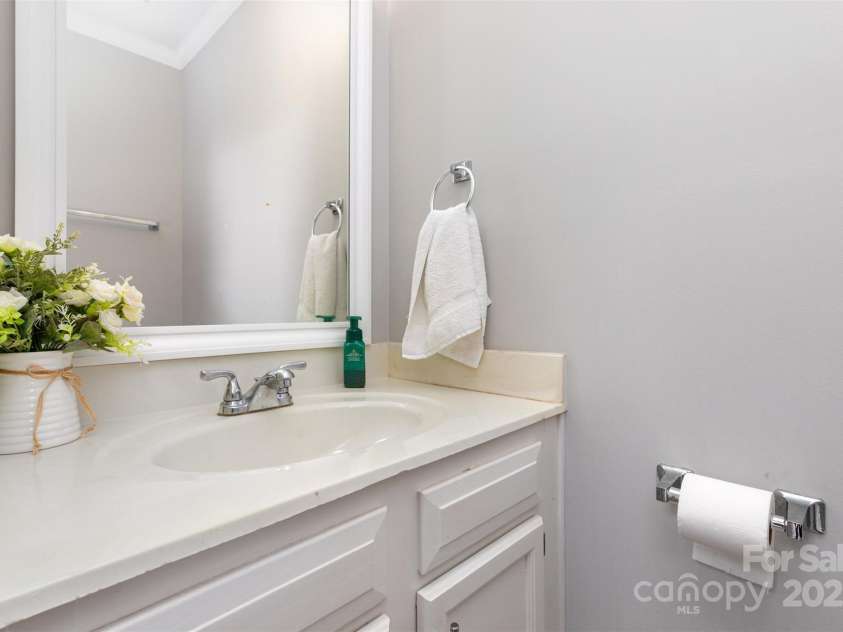 9101 Merlot Lane, Charlotte, NC 28269.  MLS# CAR4288767, YatesRealty ID 30026. 