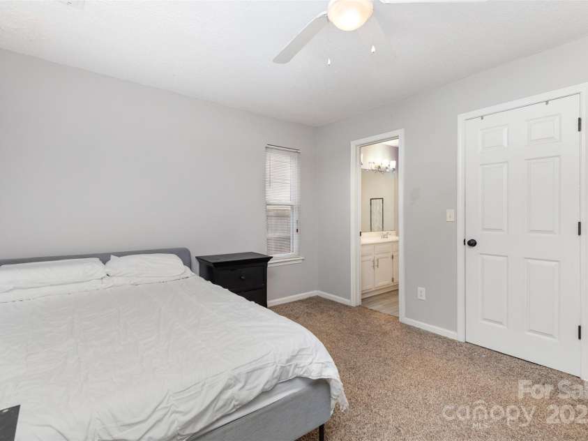 9101 Merlot Lane, Charlotte, NC 28269.  MLS# CAR4288767, YatesRealty ID 30026. 
