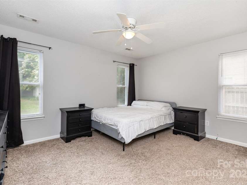 9101 Merlot Lane, Charlotte, NC 28269.  MLS# CAR4288767, YatesRealty ID 30026. 