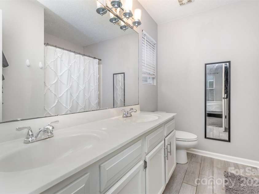 9101 Merlot Lane, Charlotte, NC 28269.  MLS# CAR4288767, YatesRealty ID 30026. 
