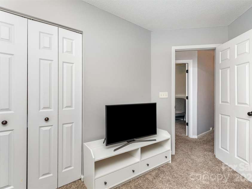 9101 Merlot Lane, Charlotte, NC 28269.  MLS# CAR4288767, YatesRealty ID 30026. 