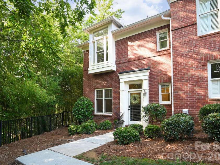2515 Dilworth Heights Lane, Charlotte, NC 28209.  MLS# CAR4388904, YatesRealty ID 30027. 
