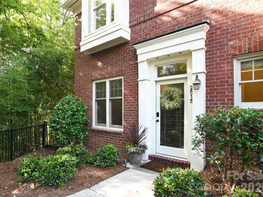 2515 Dilworth Heights Lane, Charlotte, NC 28209.  MLS# CAR4388904, YatesRealty ID 30027. 