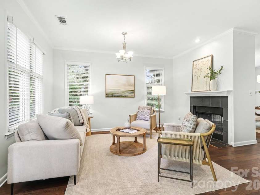 2515 Dilworth Heights Lane, Charlotte, NC 28209.  MLS# CAR4388904, YatesRealty ID 30027. 