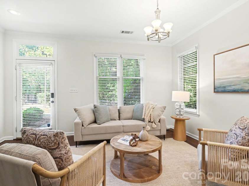 2515 Dilworth Heights Lane, Charlotte, NC 28209.  MLS# CAR4388904, YatesRealty ID 30027. 