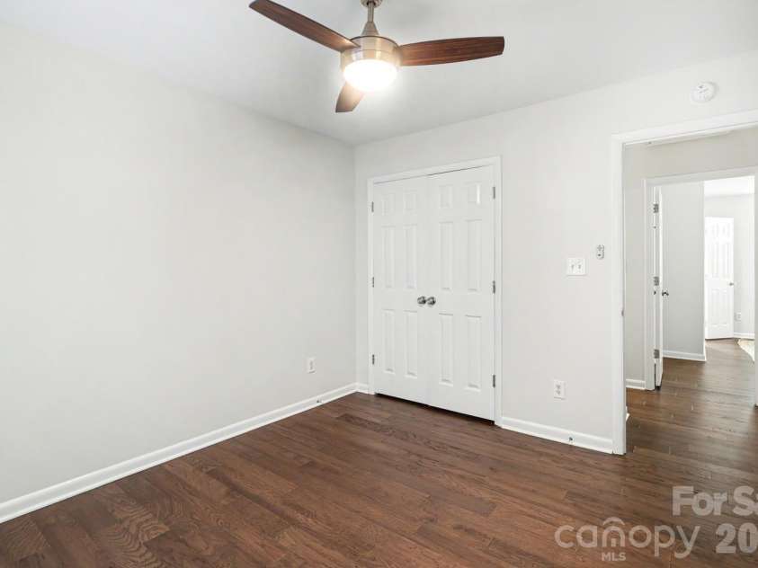 2515 Dilworth Heights Lane, Charlotte, NC 28209.  MLS# CAR4388904, YatesRealty ID 30027. 