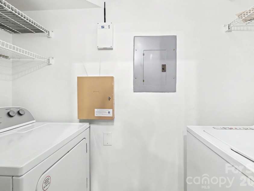 2515 Dilworth Heights Lane, Charlotte, NC 28209.  MLS# CAR4388904, YatesRealty ID 30027. Dedicated laundry room
