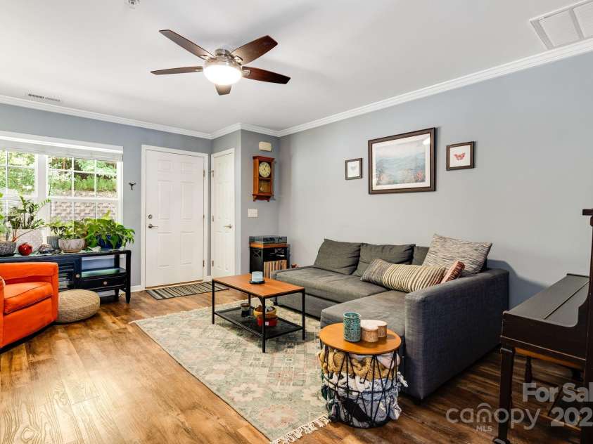 184 Alpine Ridge Drive, Asheville, NC 28803.  MLS# CAR4278400, YatesRealty ID 30028. 