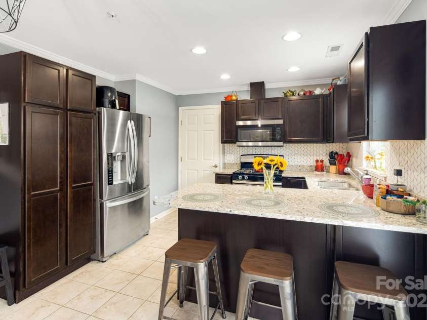 184 Alpine Ridge Drive, Asheville, NC 28803.  MLS# CAR4278400, YatesRealty ID 30028. 