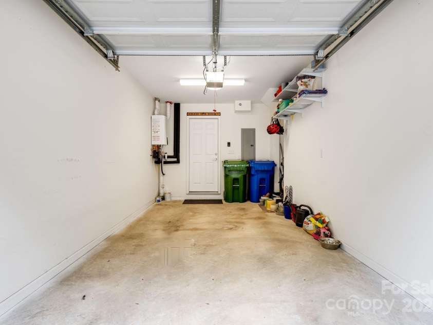 184 Alpine Ridge Drive, Asheville, NC 28803.  MLS# CAR4278400, YatesRealty ID 30028. 