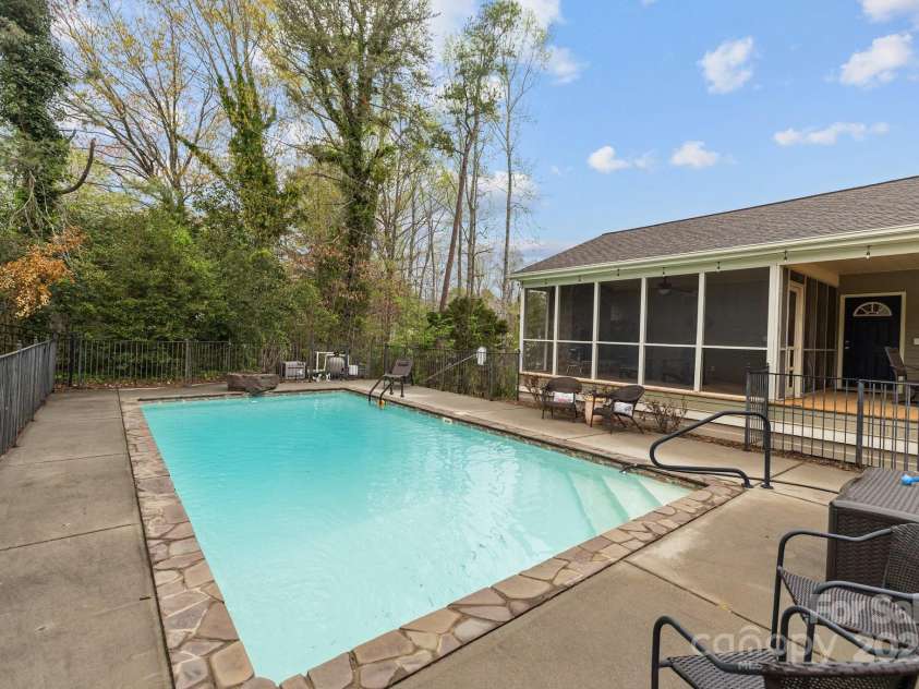405 Downing Drive, Kings Mountain, NC 28086.  MLS# CAR4243810, YatesRealty ID 30029. 
