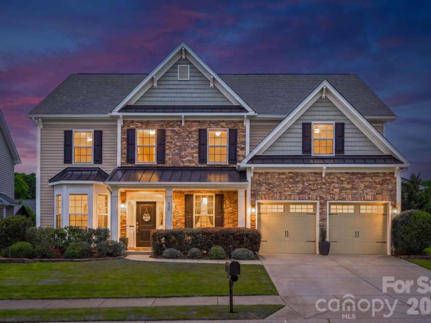524 Rosemary Lane, Tega Cay, SC 29708.  MLS# CAR4386157, YatesRealty ID 30029. 