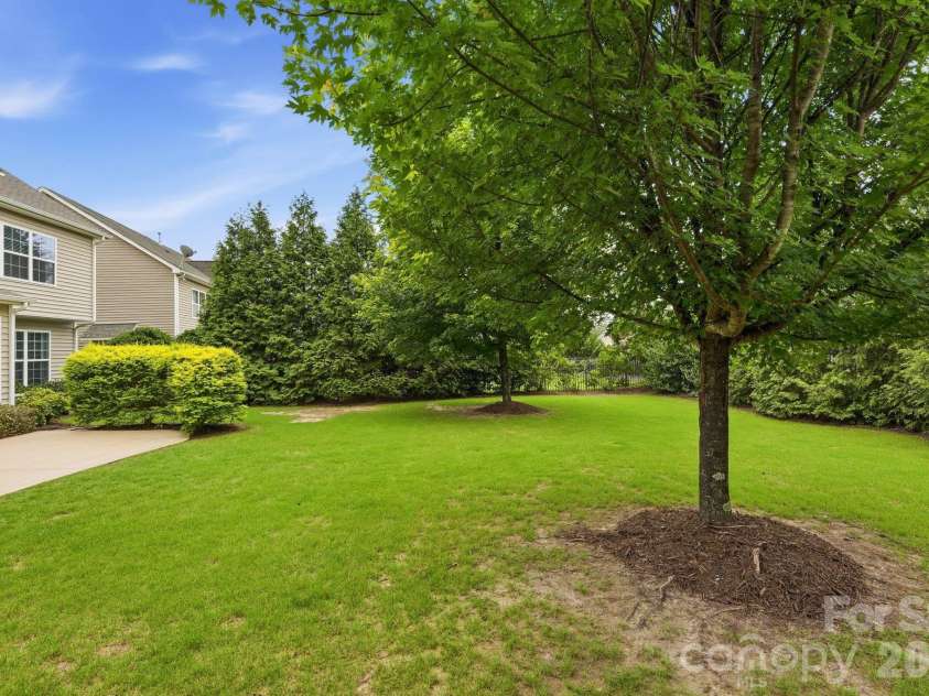 524 Rosemary Lane, Tega Cay, SC 29708.  MLS# CAR4386157, YatesRealty ID 30029. 