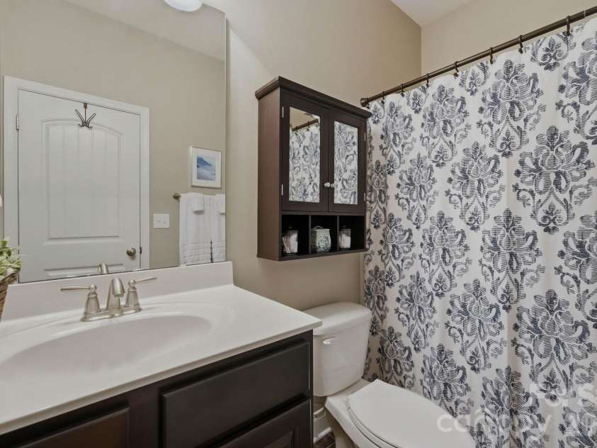 524 Rosemary Lane, Tega Cay, SC 29708.  MLS# CAR4386157, YatesRealty ID 30029. 