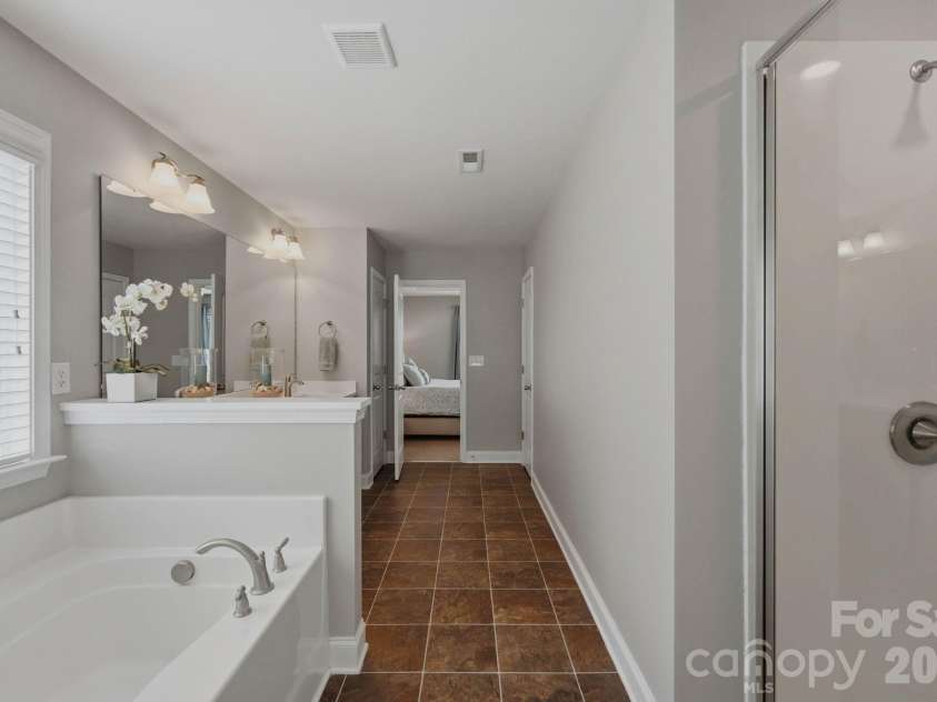 524 Rosemary Lane, Tega Cay, SC 29708.  MLS# CAR4386157, YatesRealty ID 30029. 