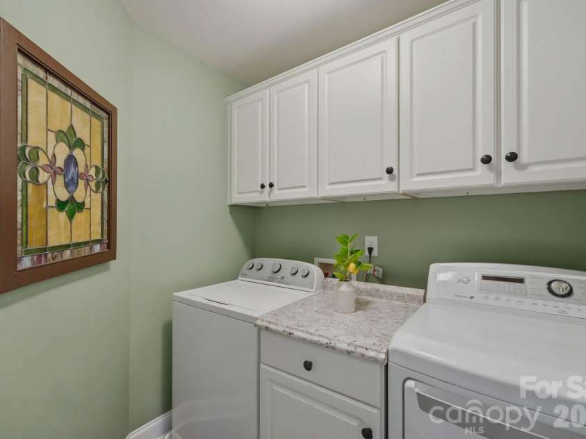 524 Rosemary Lane, Tega Cay, SC 29708.  MLS# CAR4386157, YatesRealty ID 30029. 