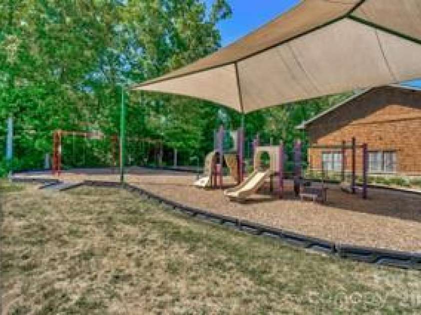 524 Rosemary Lane, Tega Cay, SC 29708.  MLS# CAR4386157, YatesRealty ID 30029. 