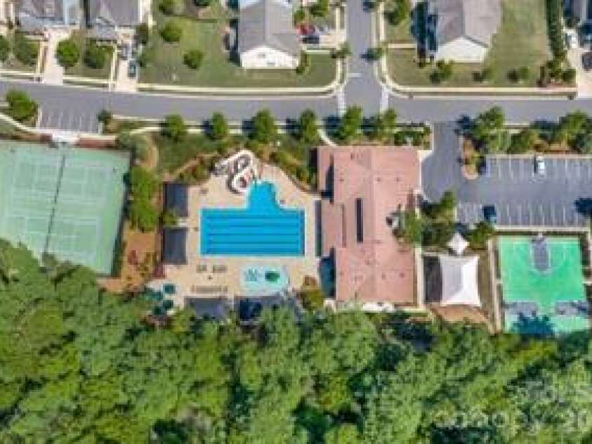 524 Rosemary Lane, Tega Cay, SC 29708.  MLS# CAR4386157, YatesRealty ID 30029. 