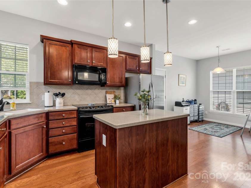 19224 Mallard Drive, Fort Mill, SC 29707.  MLS# CAR4286876, YatesRealty ID 30030. Kitchen