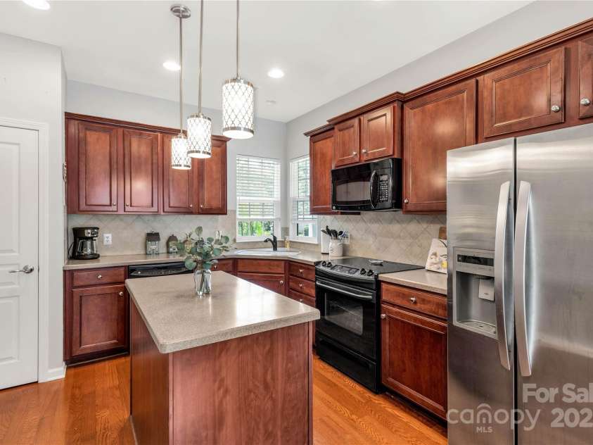 19224 Mallard Drive, Fort Mill, SC 29707.  MLS# CAR4286876, YatesRealty ID 30030. Kitchen