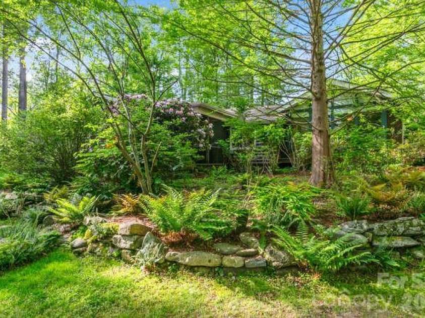 20 Deva Glen Road, Asheville, NC 28804.  MLS# CAR4366787, YatesRealty ID 30030. 