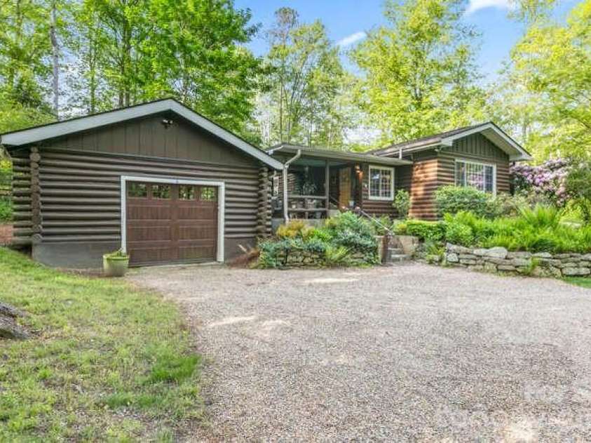 20 Deva Glen Road, Asheville, NC 28804.  MLS# CAR4366787, YatesRealty ID 30030. 