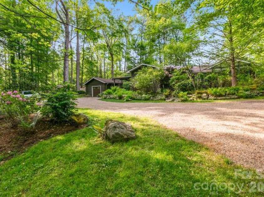 20 Deva Glen Road, Asheville, NC 28804.  MLS# CAR4366787, YatesRealty ID 30030. 