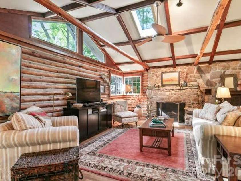 20 Deva Glen Road, Asheville, NC 28804.  MLS# CAR4366787, YatesRealty ID 30030. 