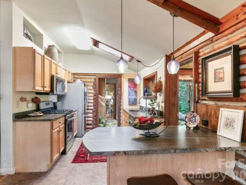 20 Deva Glen Road, Asheville, NC 28804.  MLS# CAR4366787, YatesRealty ID 30030. 