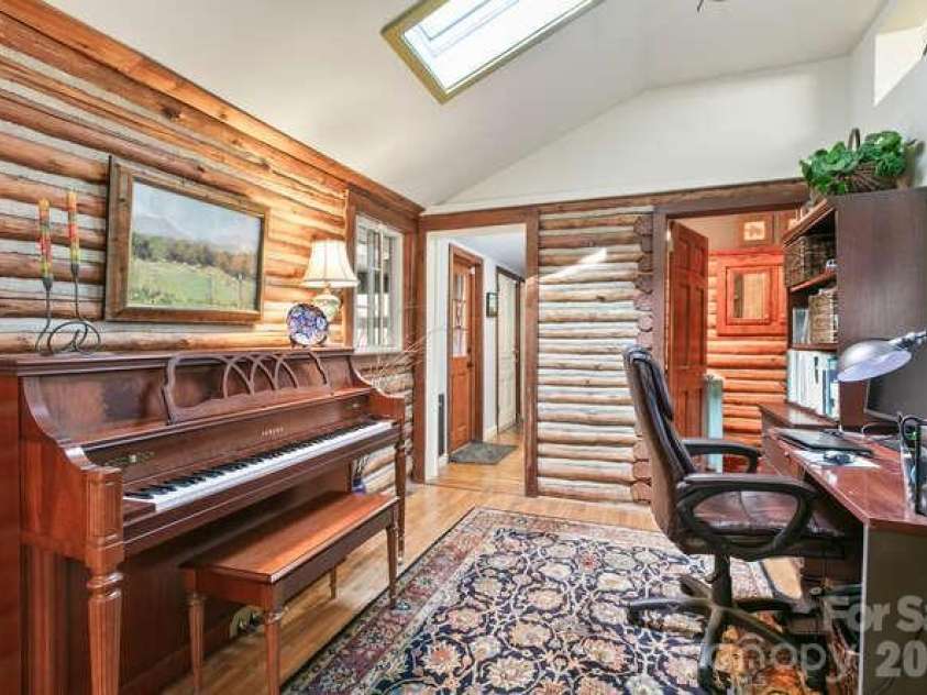 20 Deva Glen Road, Asheville, NC 28804.  MLS# CAR4366787, YatesRealty ID 30030. 