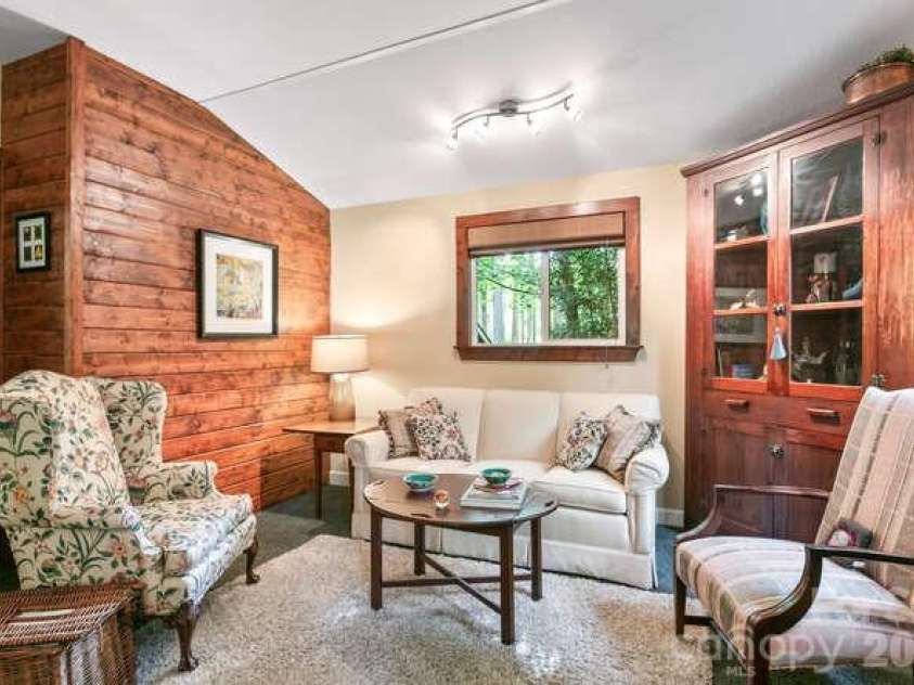 20 Deva Glen Road, Asheville, NC 28804.  MLS# CAR4366787, YatesRealty ID 30030. 